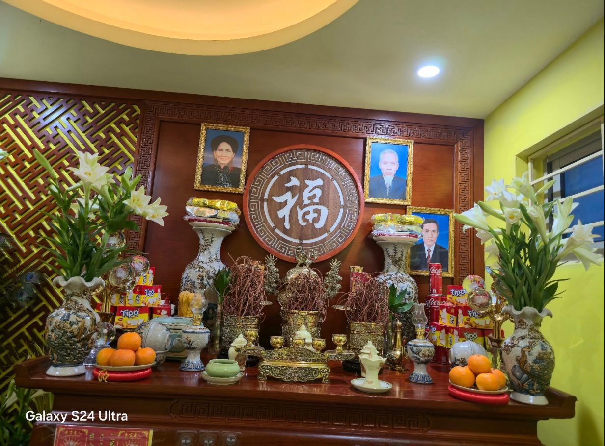 Nên chọn gỗ nào cho bàn thờ?